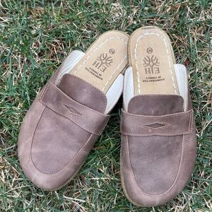 Earthing Harmony grounding Penny clogs